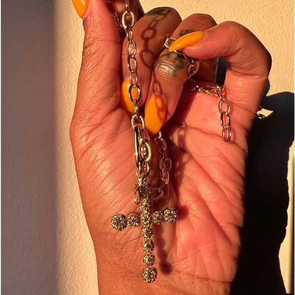 Cross Necklace - Picture 4 of 7